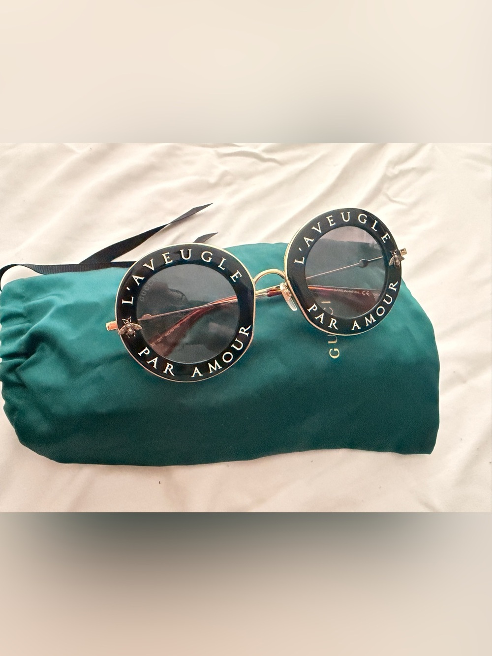 Gucci Black Round 'L'Aveugle Par Amour' Logo Sunglasses with Gold Bridge GG0113S - Picture 4 of 15